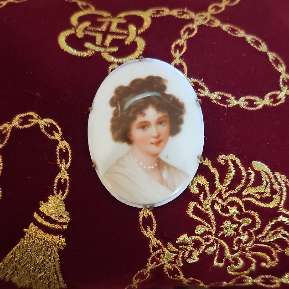 Antique  Victorian Porclein Brooch
